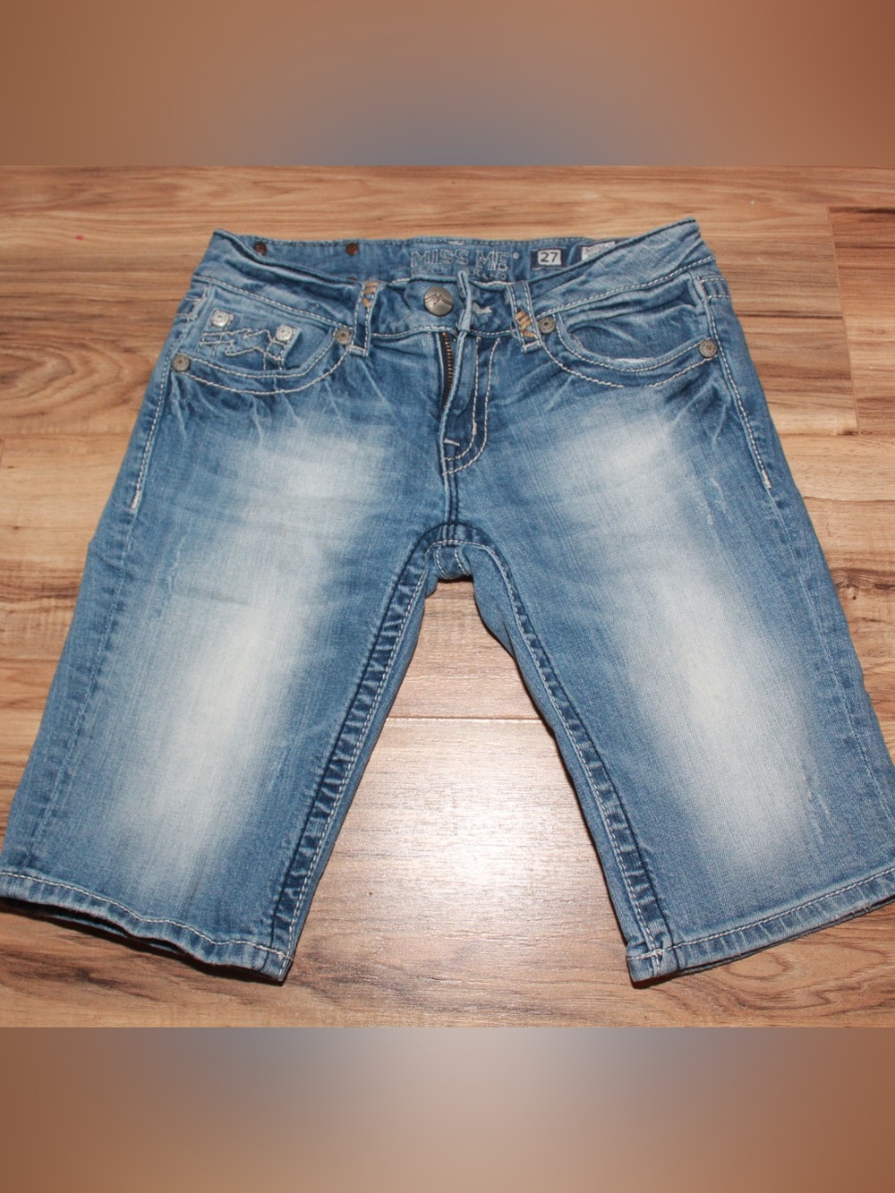 Miss Me Jean Shorts - Light Wash Bermuda